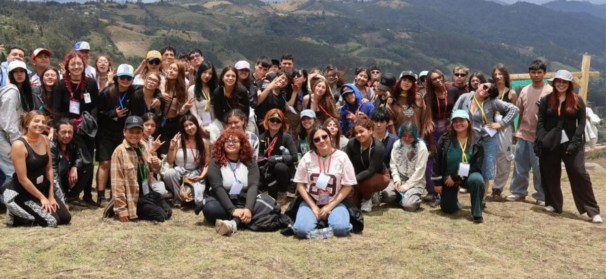 Jóvenes de Barrios Unidos fortalecen su salud mental a través del arte en el programa Renovarte de la Alcaldía Local