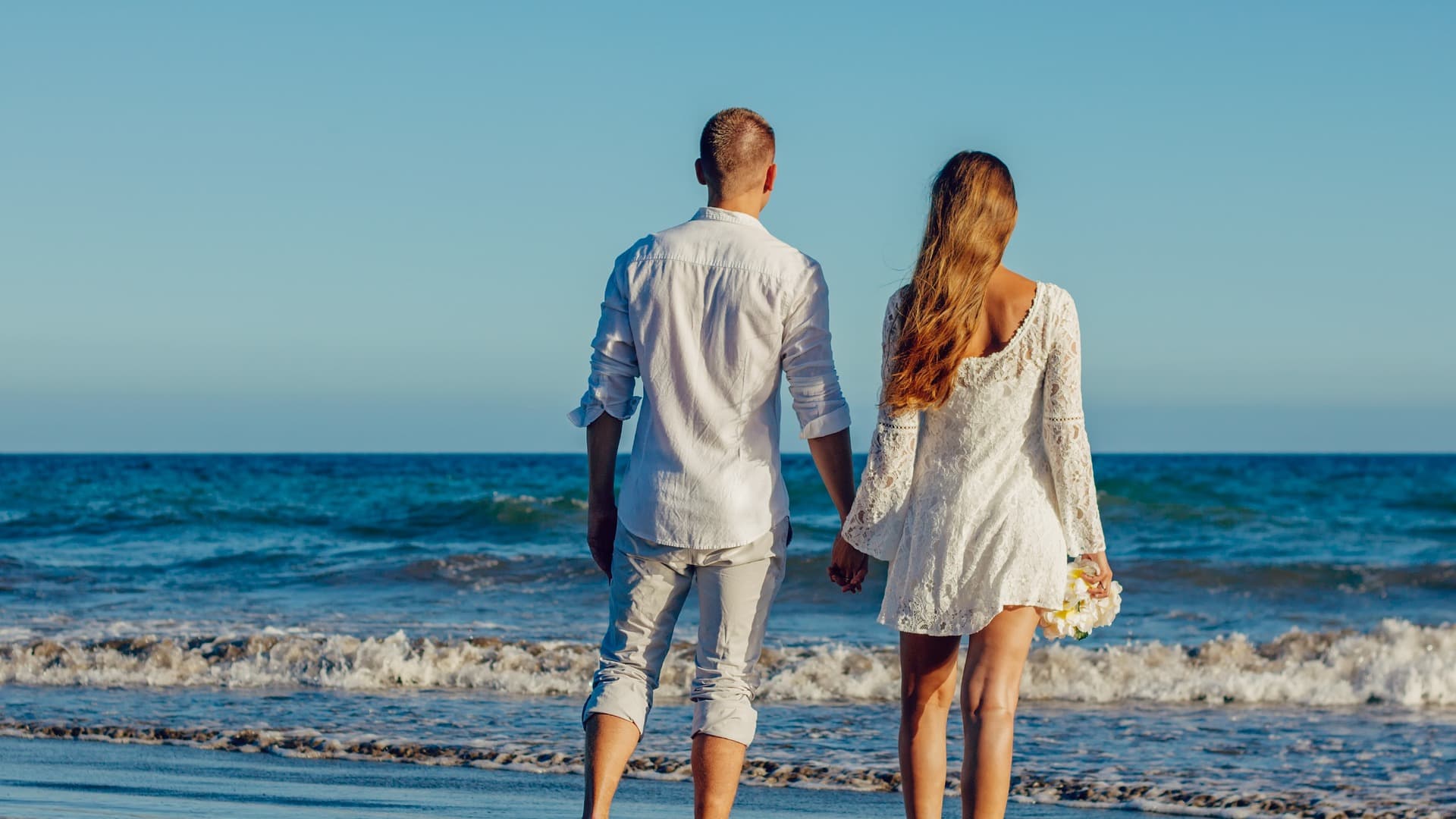 El termómetro de las relaciones: por qué el verano dispara las crisis de pareja y cómo evitarlo