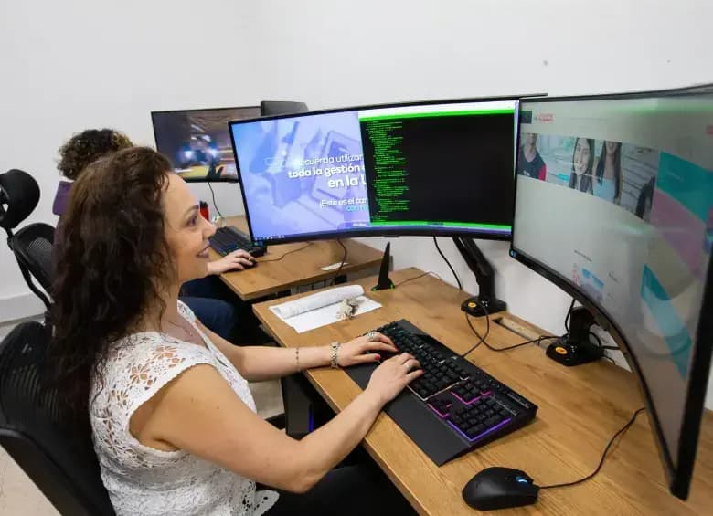 Becas para estudiar inteligencia artificial en universidades de Italia y México: cómo aplicar