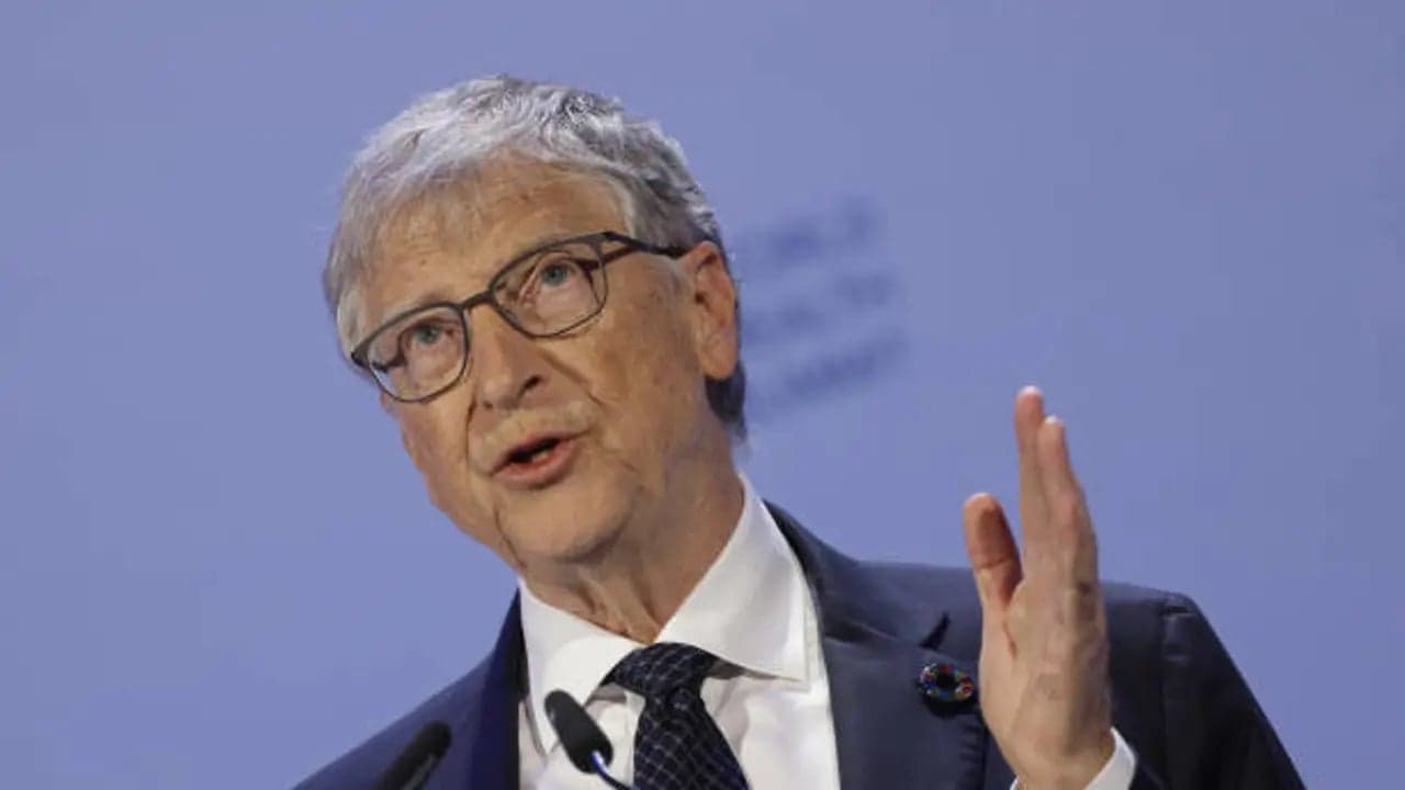 Bill Gates advierte sobre el impacto de la inteligencia artificial en el empleo: «La IA será el mayor igualador jamás creado o la peor fuente de injusticia»