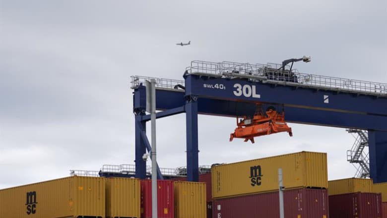 El déficit comercial sube un 30% en el primer semestre, hasta los 32.781 millones de euros